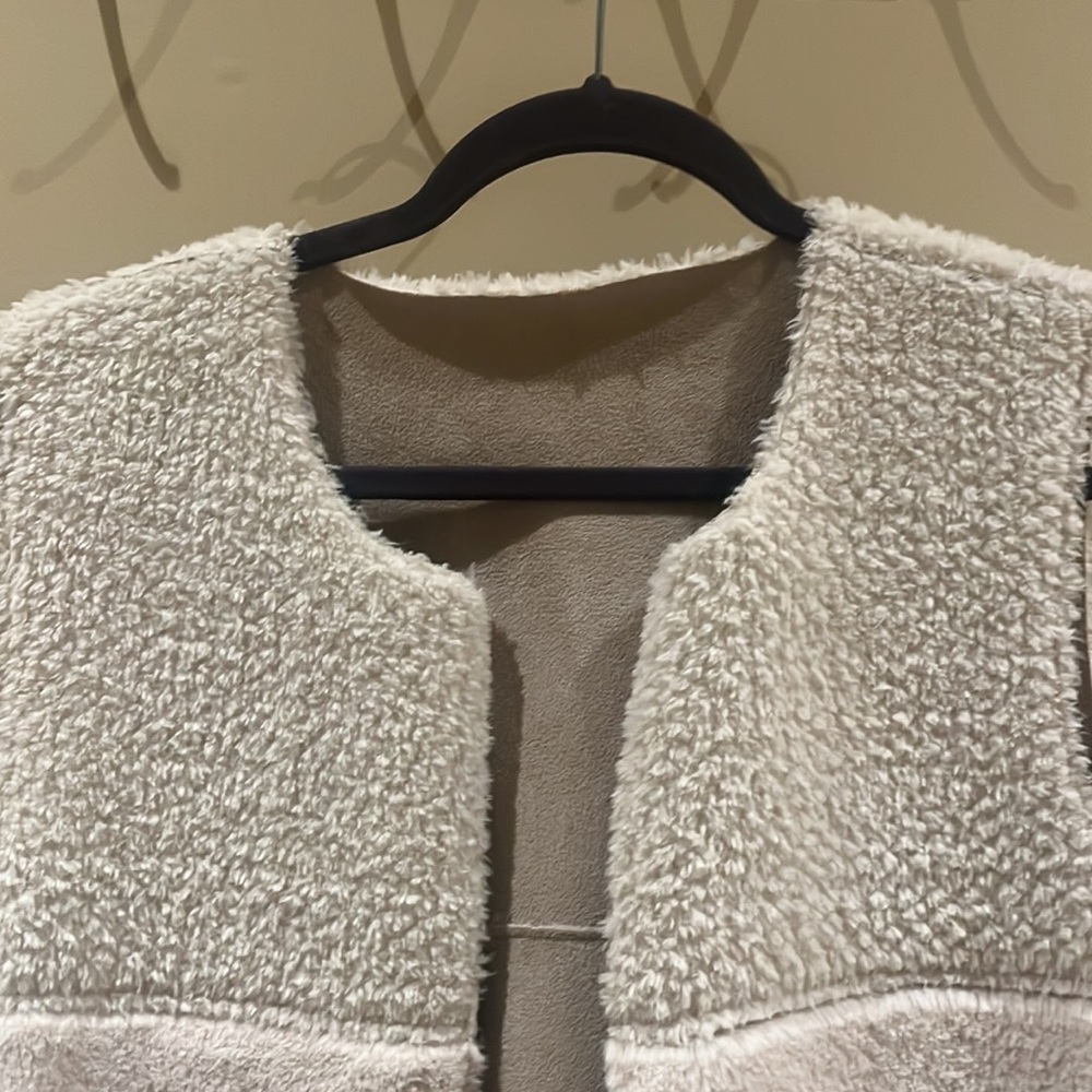 Guess vest - Picture 4 of 4